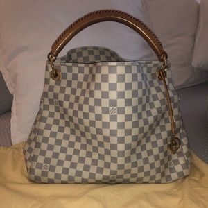 Louis Vuitton Artsy MM in Damier Azur